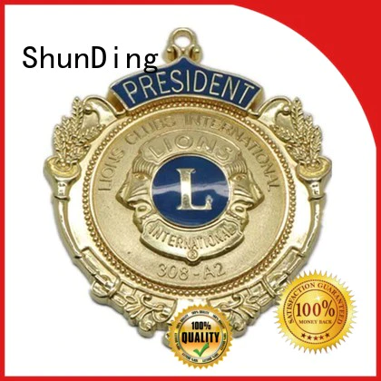 ShunDing Brand souvenir epoxy pin metal badge manufacture